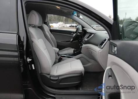 2017 Hyundai Tucson Se z USA, uszkodzony, nr VIN KM8J3CA42HU316823